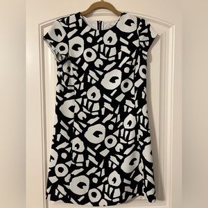 Loft Short sleeve black and white dress